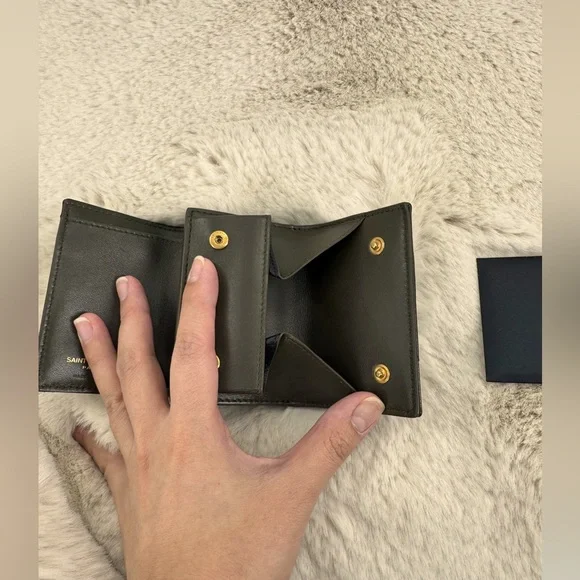 Saint Laurent Tiny Mateless Origami Trifold Wallet - Picture 4 of 6